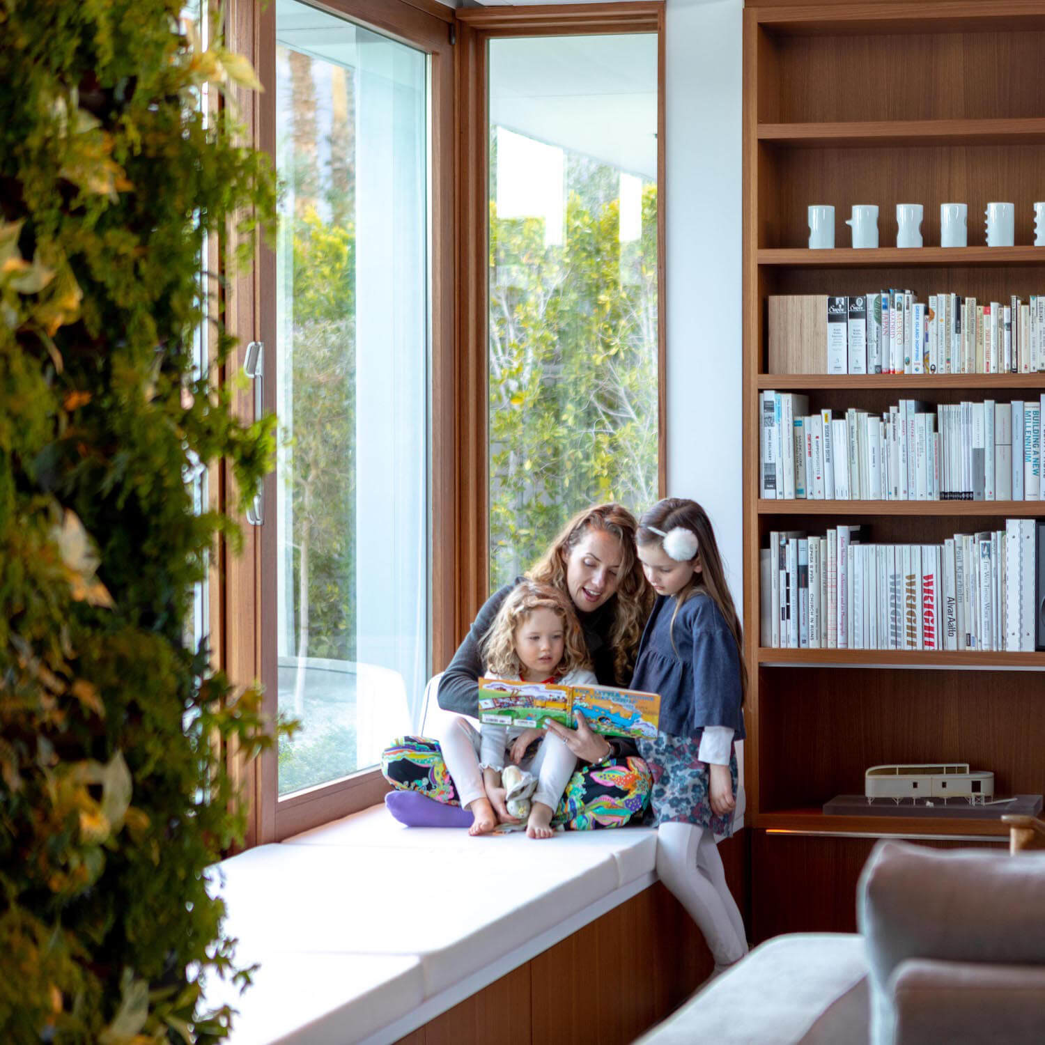 Window seat in the Axiom Desert House by Turkel Design.