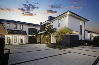 A home in the coastal southeast featuring Marvin Coastline Casement windows.